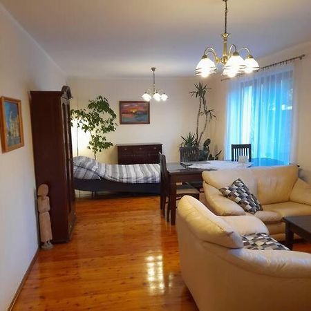 Bronowice- Parter Domu Apartment Krakow Bagian luar foto