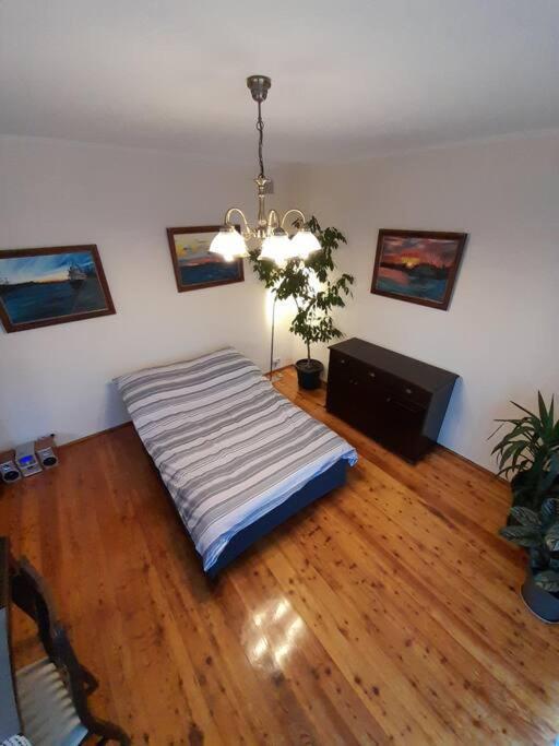 Bronowice- Parter Domu Apartment Krakow Bagian luar foto